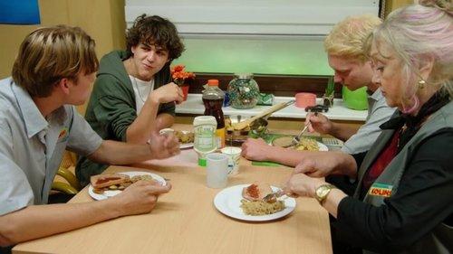 The Discounters Season 1 Episode 7 - Peter is Pregnant