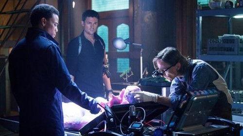 Almost Human Season 1 Episode 2 - Skin