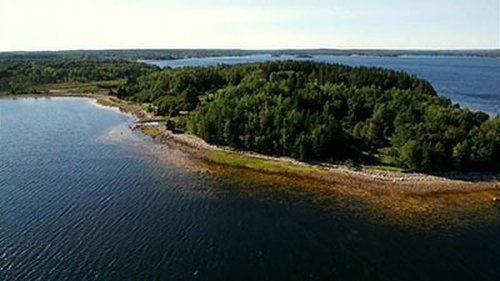 The Curse of Oak Island Season 1 Episode 1 - What Lies Below