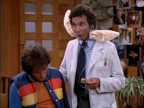 Mork & Mindy Season 1 Episode 23 - Mork Runs Down