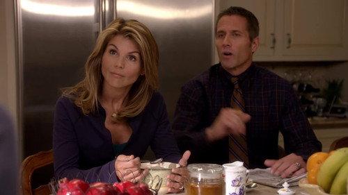 90210 Season 2 Episode 10 - To Thine Own Self Be True