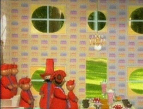 In the Night Garden Season 1 Episode 52 - Dinner In The Ninky Nonk