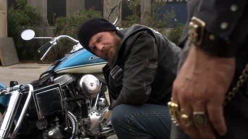 Sons of Anarchy Season 2 Episode 11 - Service