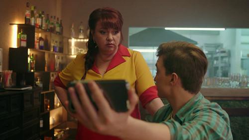 Two Broke Girls Season 2 Episode 1 - Episode 1