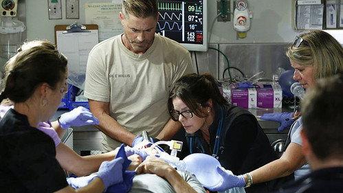 Code Black Season 2 Episode 1 - Second Year