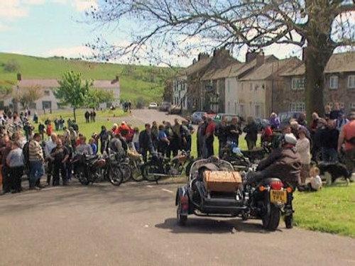 Two Fat Ladies Season 2 Episode 2 - Lunch