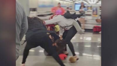 Customer Wars Season 3 Episode 5 - Baggage Claim Brawl