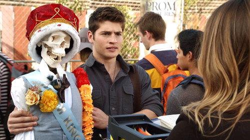 Faking It Season 2 Episode 17 - Prom Scare