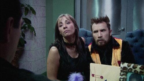 La familia P. Luche Season 2 Episode 5 - El Embargo