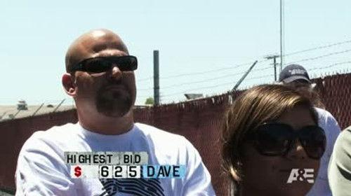 Storage Wars Season 3 Episode 18 - Dr. Strangebid