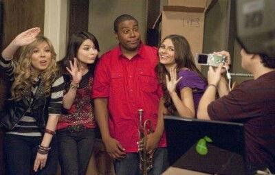 iCarly Season 4 Episode 13 - iParty With Victorious (3)