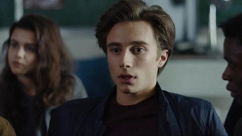 SKAM France Season 3 Episode 1 - I think I'm in love...