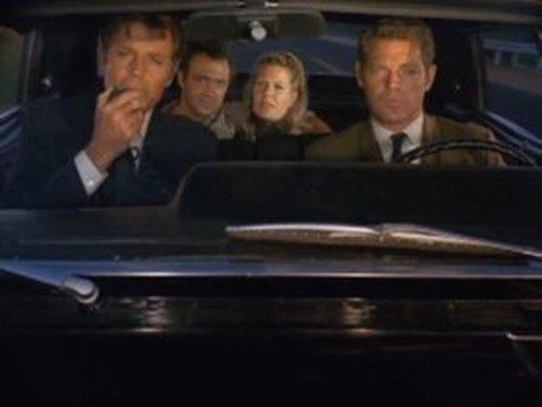 Hawaii Five-O Season 2 Episode 24 - Three Dead Cows At Makapuu (2)