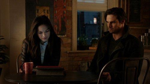 Beauty and the Beast Season 1 Episode 19 - Playing with Fire