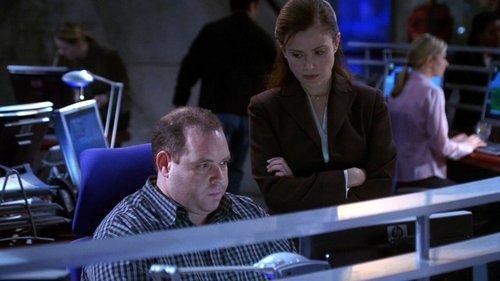 24 Season 4 Episode 16 - Day 4: 10:00 P.M.-11:00 P.M.