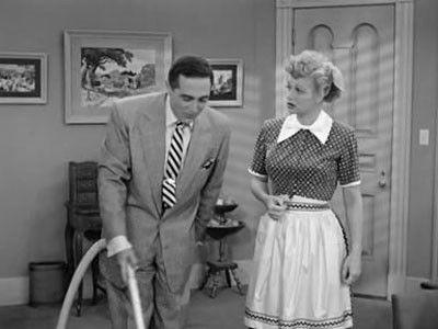I Love Lucy Season 2 Episode 17 - Sales Resistance