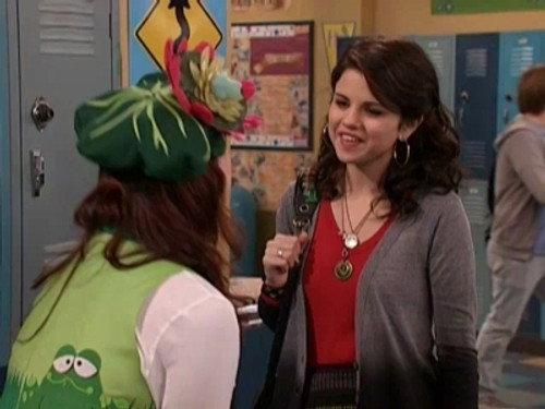 Wizards of Waverly Place Season 2 Episode 28 - Wizards vs. Vampires: Dream Date