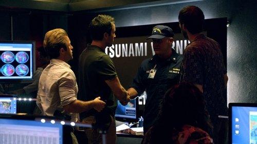 Hawaii Five-0 Season 1 Episode 15 - Kai e‘e (Tidal Wave)