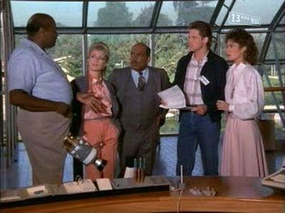 Scarecrow and Mrs. King Season 4 Episode 8 - Photo Finish