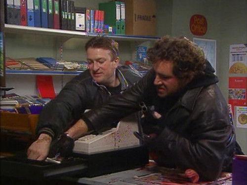 Drop the Dead Donkey Season 4 Episode 7 - Crime Time