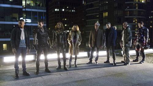 DC's Legends of Tomorrow Season 1 Episode 1 - Pilot (1)