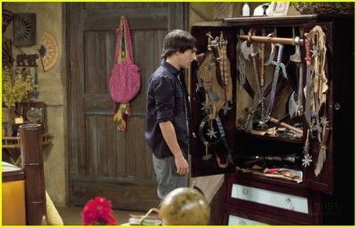 Pair of Kings Season 2 Episode 3 - Good King Hunting