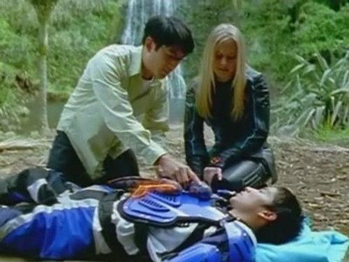 Power Rangers Season 11 Episode 6 - Thunder Strangers (2)