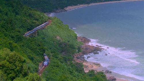 Mighty Trains Season 4 Episode 5 - Reunification Express