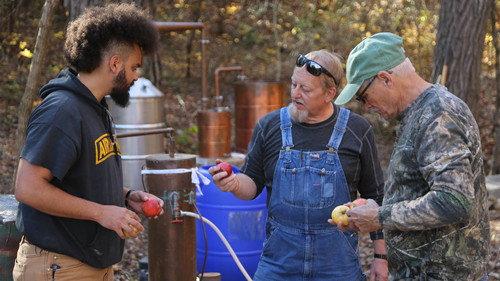 Moonshiners Season 12 Episode 18 - Disappearing Act
