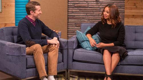 Comedy Bang! Bang! Season 4 Episode 2 - Maya Rudolph Wears a Black Skirt and Strappy Sandals