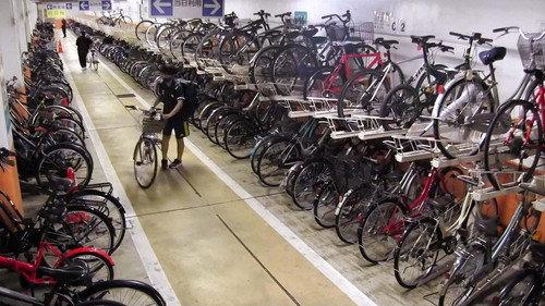 Document 72 Hours Season 12 Episode 22 - At an Underground Bicycle Parking Lot