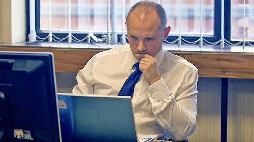 24 Hours in Police Custody Season 5 Episode 3 - Human Chains