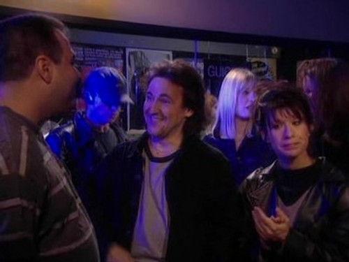 Un gars, une fille Season 3 Episode 8 - Au casino - La file d'attente 2 - Les amies gaies