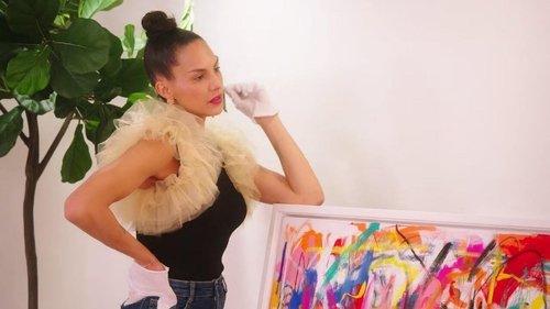 Selling Sunset Season 3 Episode 6 - One Text Changes Everything