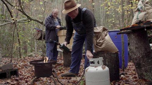 Moonshiners Season 7 Episode 15 - Lighted Up