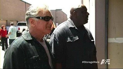 Storage Wars Season 3 Episode 25 - Tustin, Bee Have a Problem