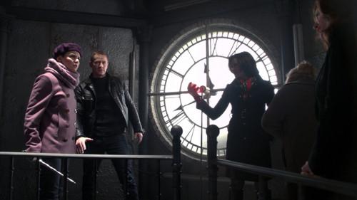 Once Upon a Time Season 2 Episode 15 - The Queen Is Dead