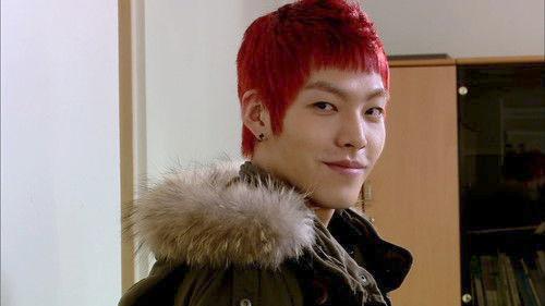 White Christmas Season 1 Episode 3 - What Does a Young Boy Meet as He Strays from the Clear Road?