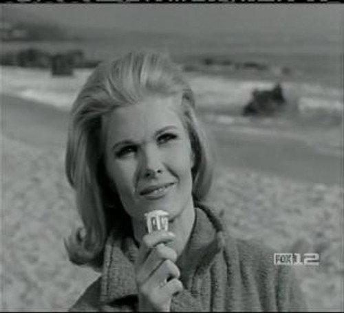 Perry Mason Season 8 Episode 23 - The Case of the Murderous Mermaid