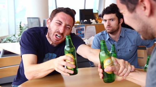 Hardly Working Season 5 Episode 16 - Cheers