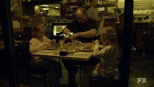 Louie Season 1 Episode 13 - Night Out