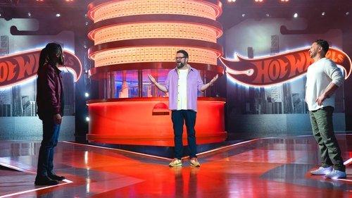 Hot Wheels: Ultimate Challenge Season 1 Episode 3 - Spirit of Detroit vs. Flamin’ Fire Truck