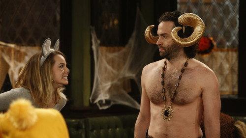 Undateable Season 3 Episode 5 - Halloween Walks Into a Bar