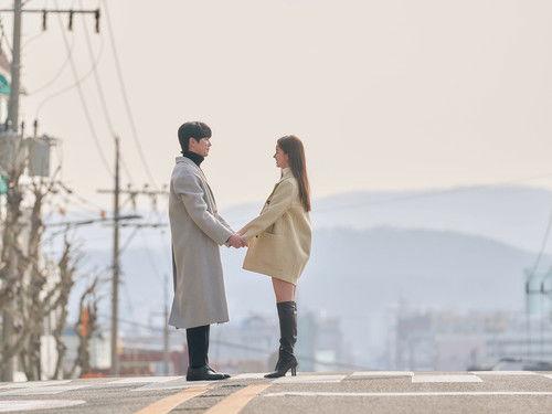 May I Help You? Season 1 Episode 16 - Episode 16