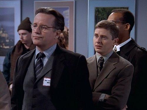 NewsRadio Season 3 Episode 17 - Airport