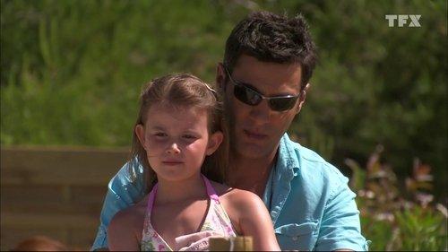 Camping paradis Season 1 Episode 2 - Episode 2