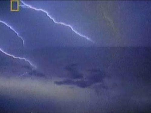 Mayday Season 1 Episode 1 - Racing the storm