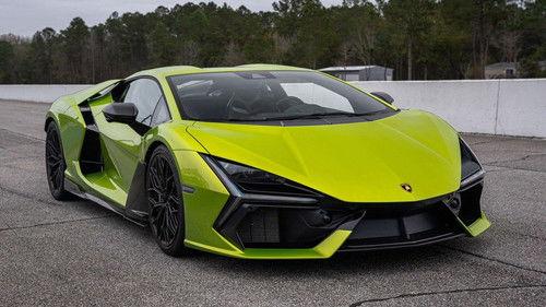 MotorWeek Season 44 Episode 24 - Lamborghini Revuelto