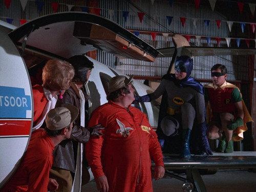 Batman Season 2 Episode 32 - The Duo Is Slumming
