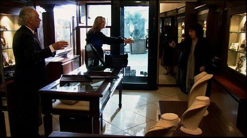 The new squad Season 1 Episode 11 - Dirty laundry / Losing your head